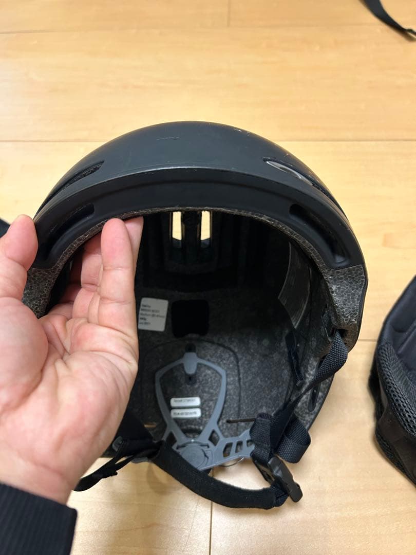 【BOA搭載】オークリーOakleyスノーボードヘルメット MOD1 Mサイズ黒