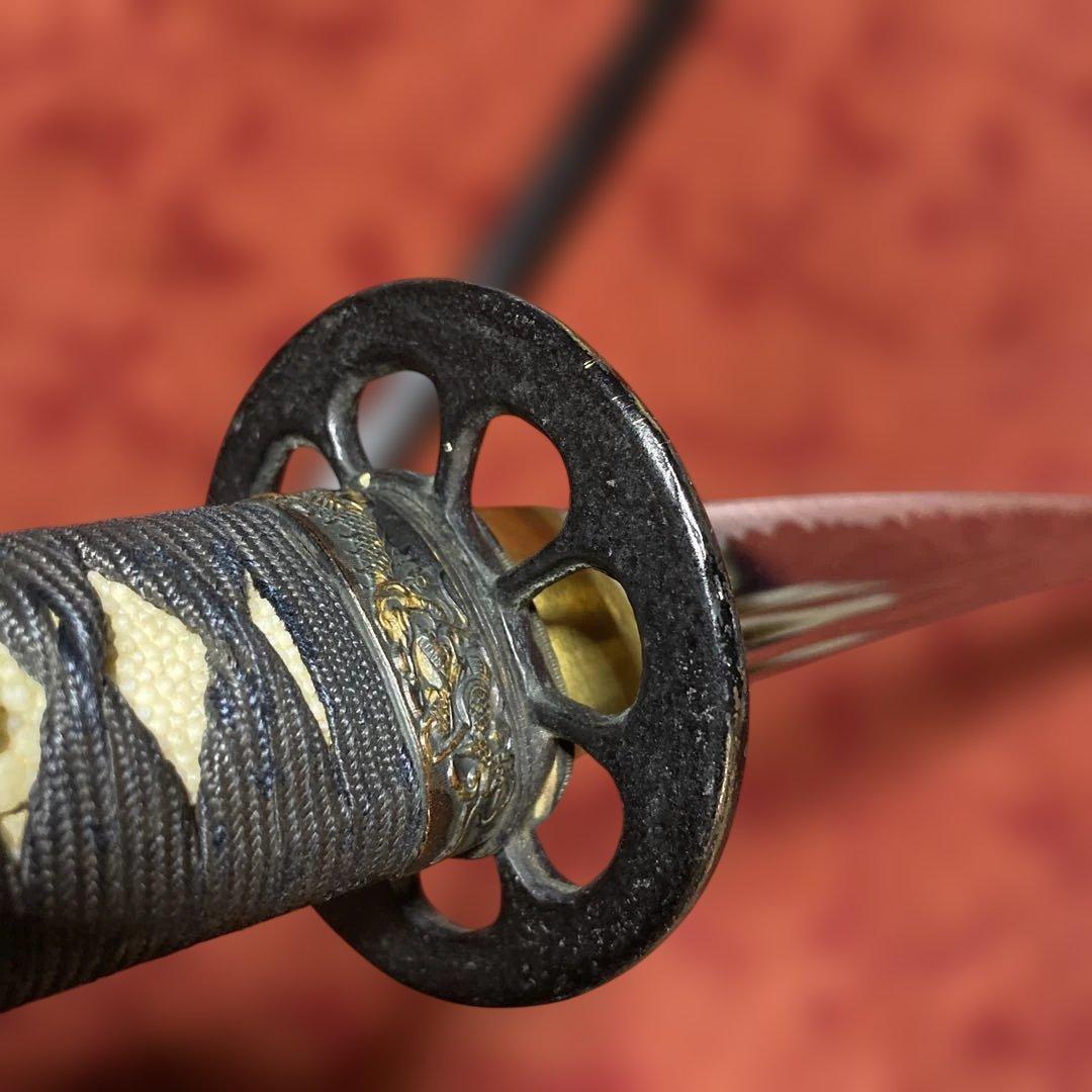 高級居合刀 黒柄 蓮根輪切透し丸鍔 黒呂鞘