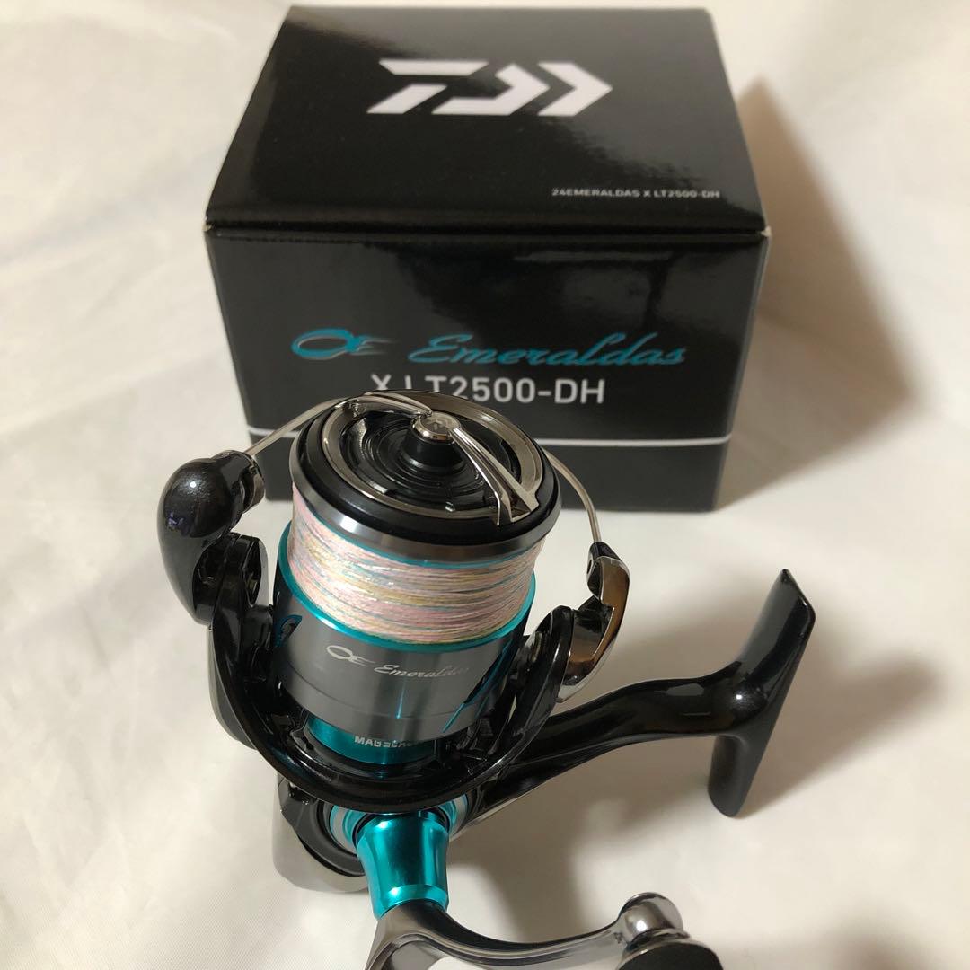 未使用　ダイワ　24 エメラルダス　X LT2500-DH ライン付き　リール